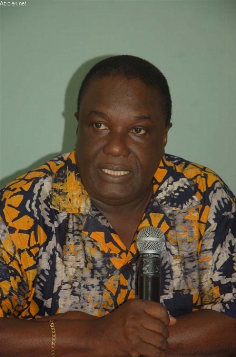 Jean-Jacques Béchio, hier, à la tribune des communicateurs bénévoles : “On ne peut pas être Houphouétistes et soutenir un putschiste”